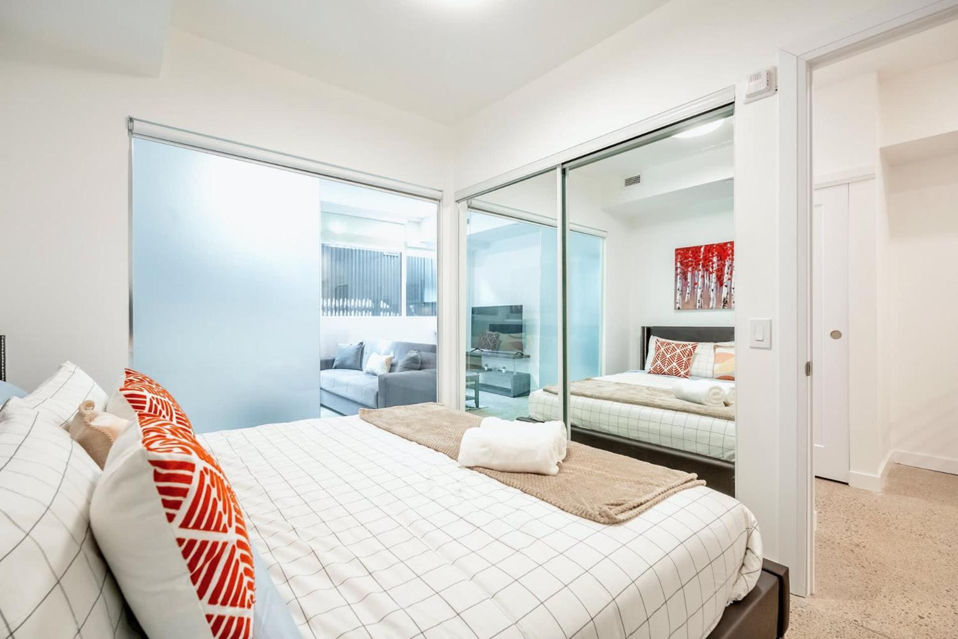 Spacious 2Br Apartment - Regent Park Near Downtown トロント エクステリア 写真