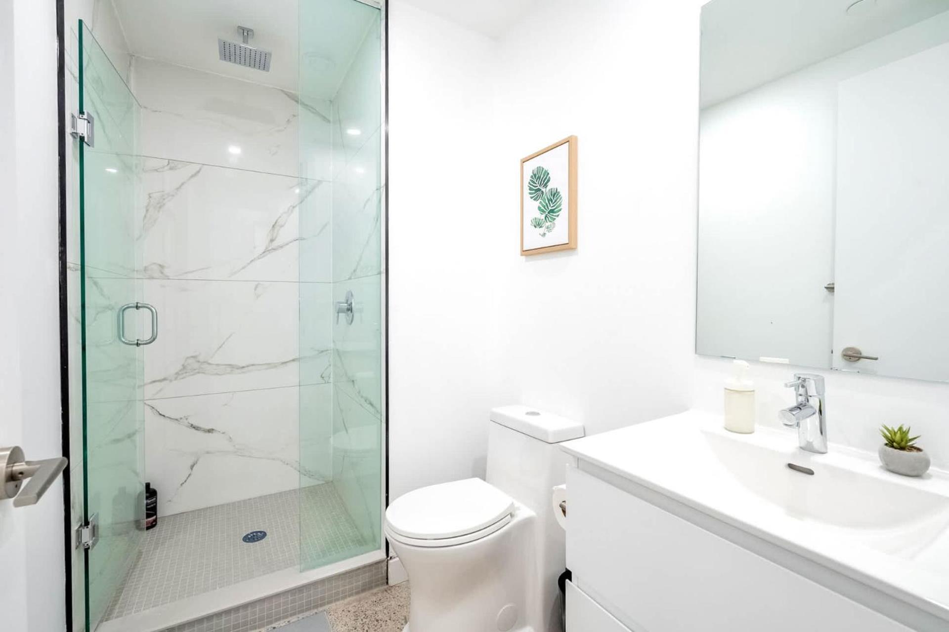 Spacious 2Br Apartment - Regent Park Near Downtown トロント エクステリア 写真